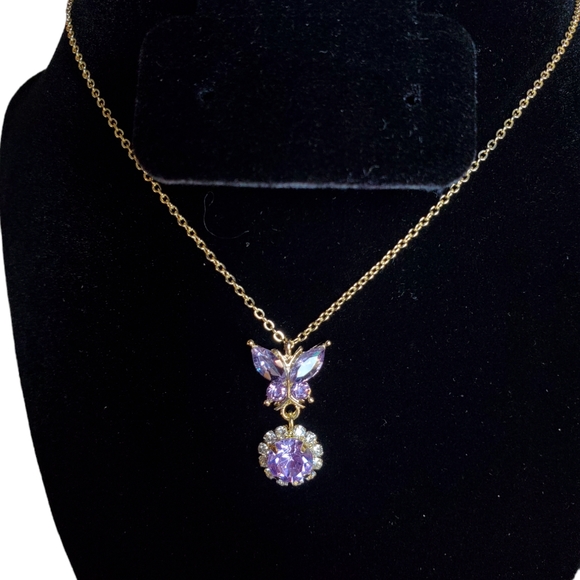 Jewelry - 🦋Purple crystal butterfly necklace